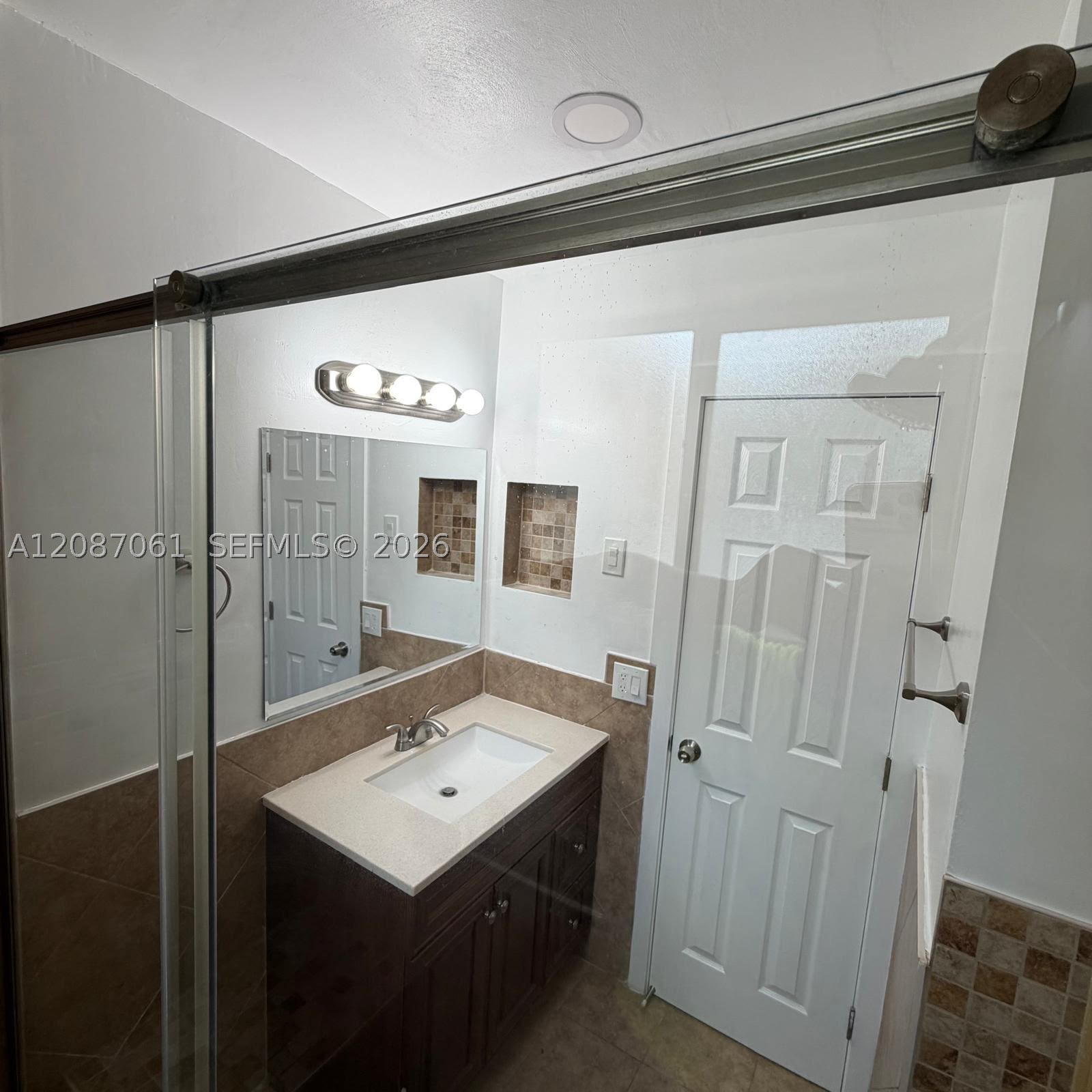 3932 NW 39th Ave, Lauderdale Lakes FL 33309