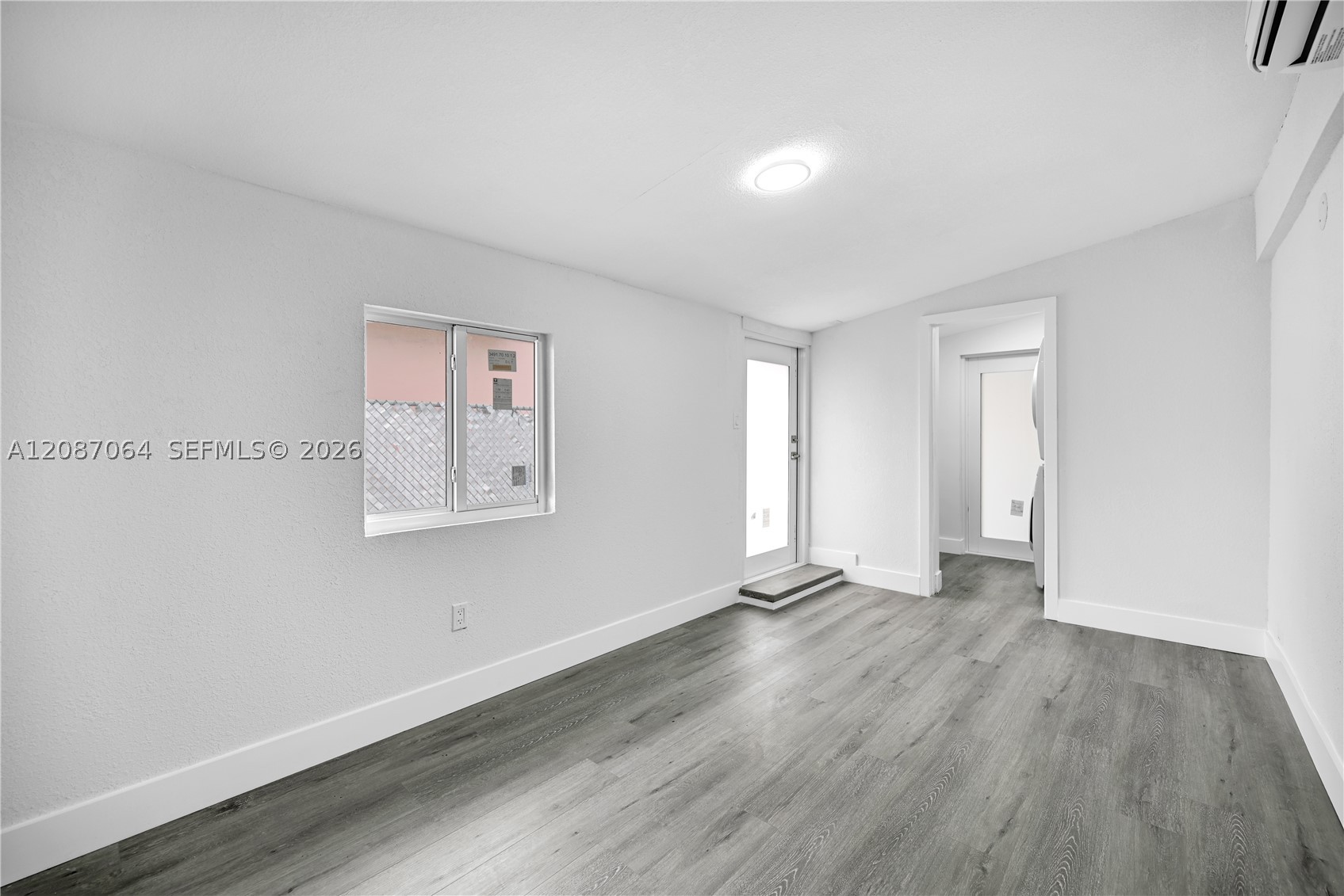 1018 NE 7th St, Hallandale Beach FL 33009