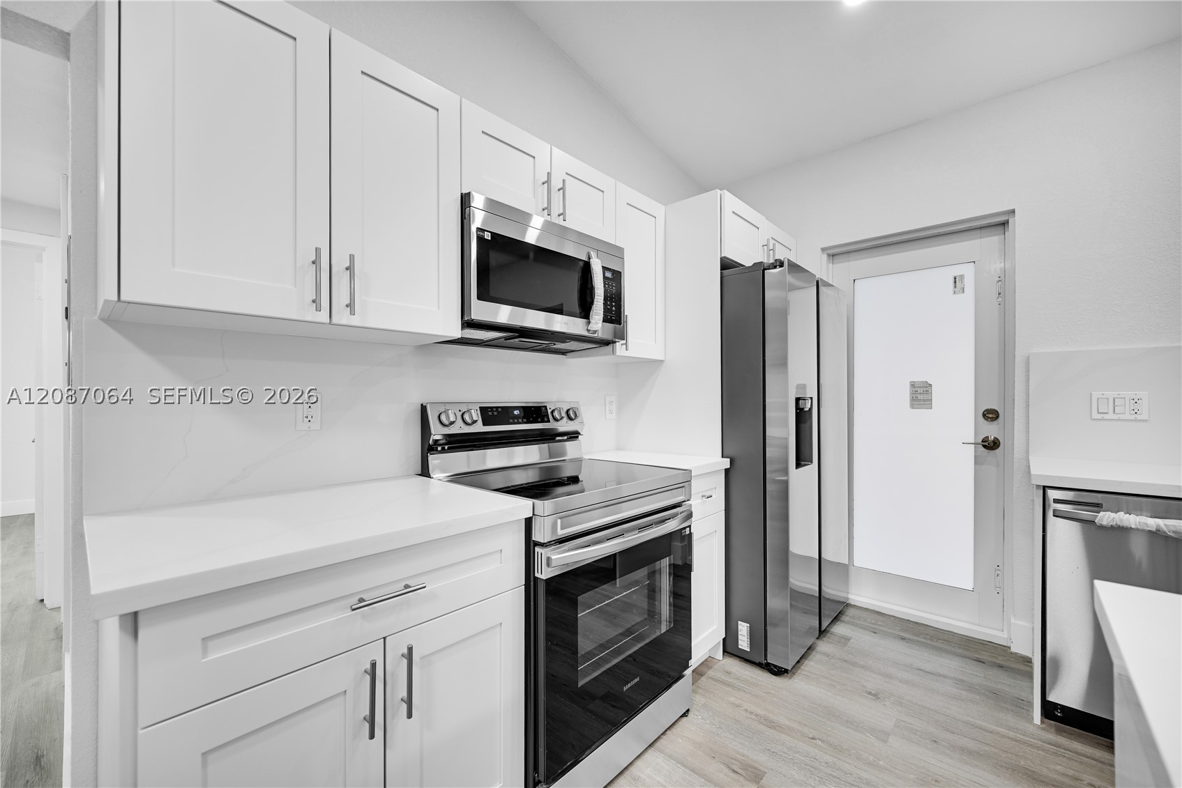 1018 NE 7th St, Hallandale Beach FL 33009