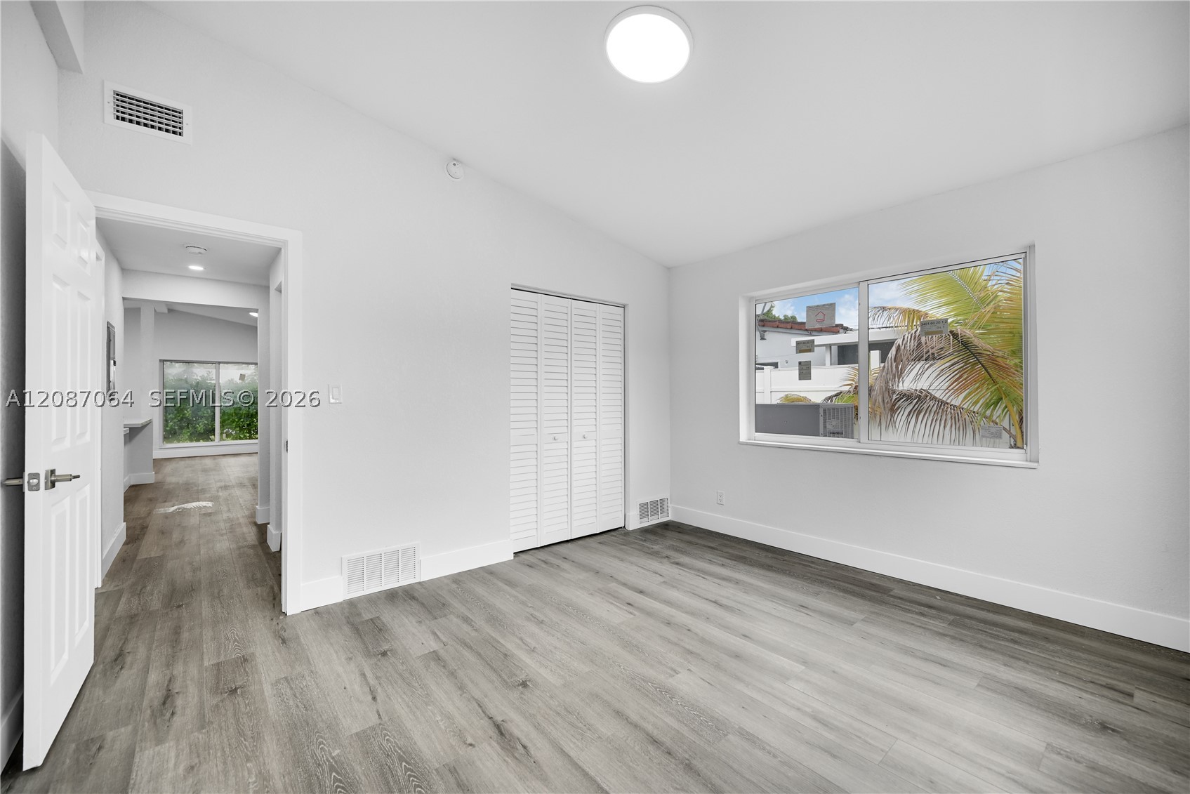 1018 NE 7th St, Hallandale Beach FL 33009