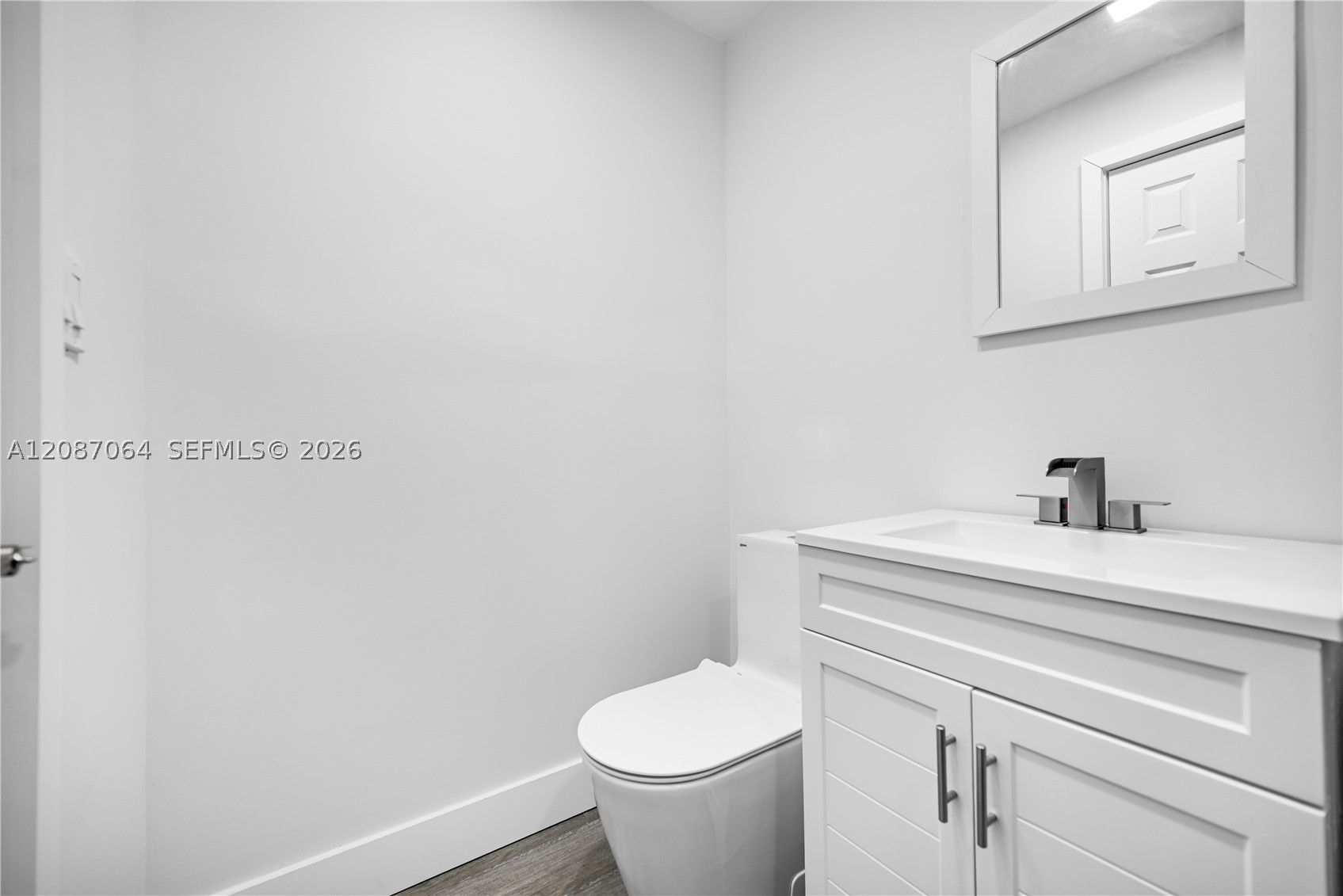 1018 NE 7th St, Hallandale Beach FL 33009