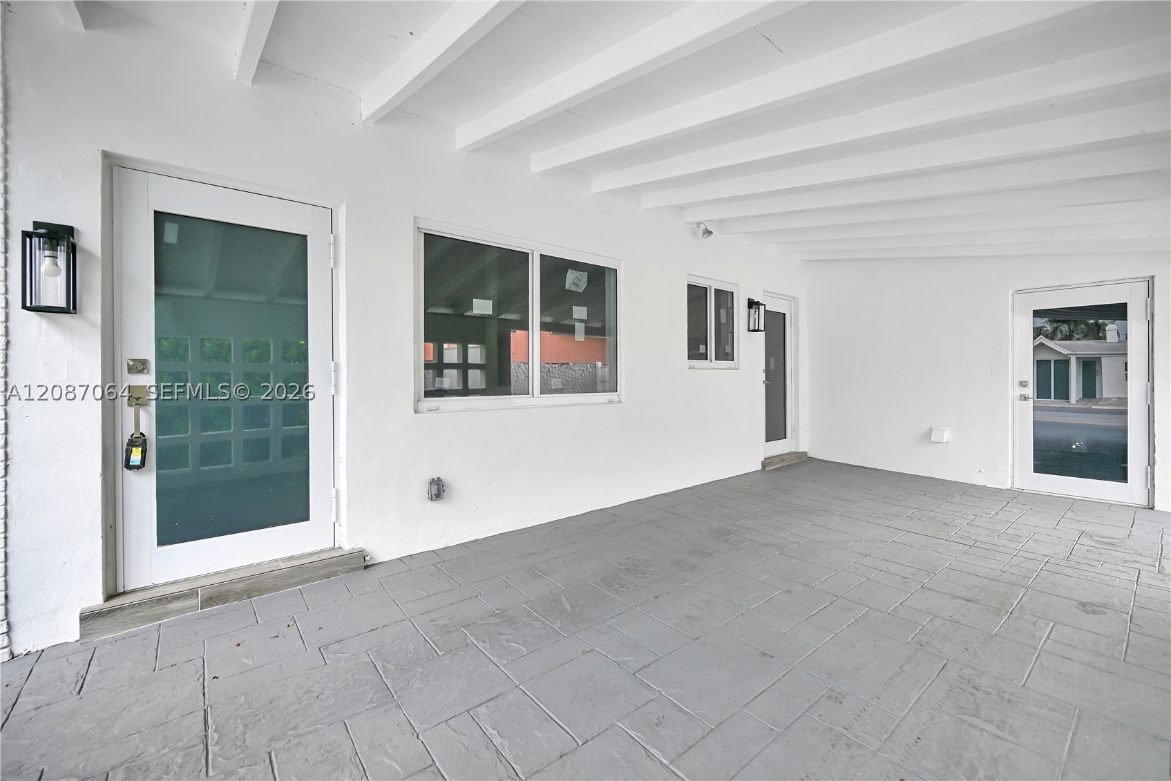 1018 NE 7th St, Hallandale Beach FL 33009