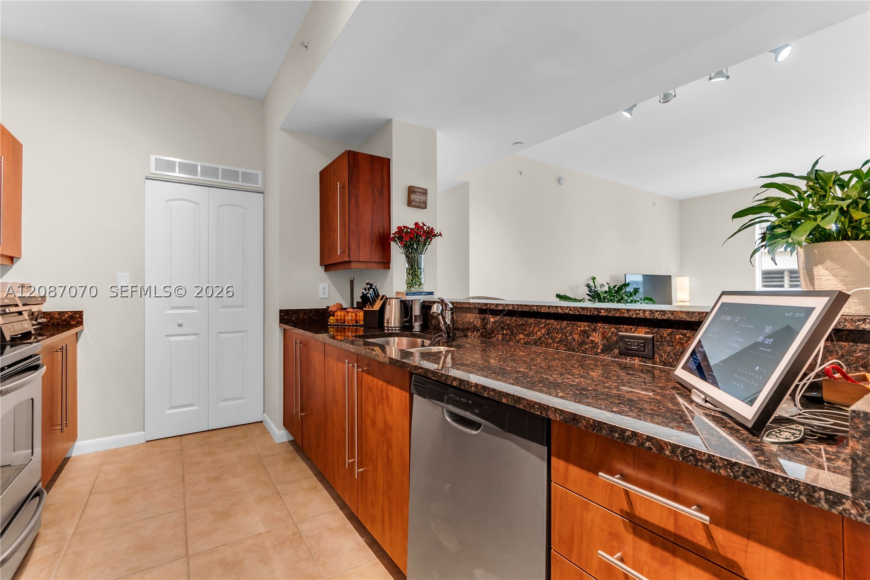 7350 SW 89th St #312S, Miami FL 33156