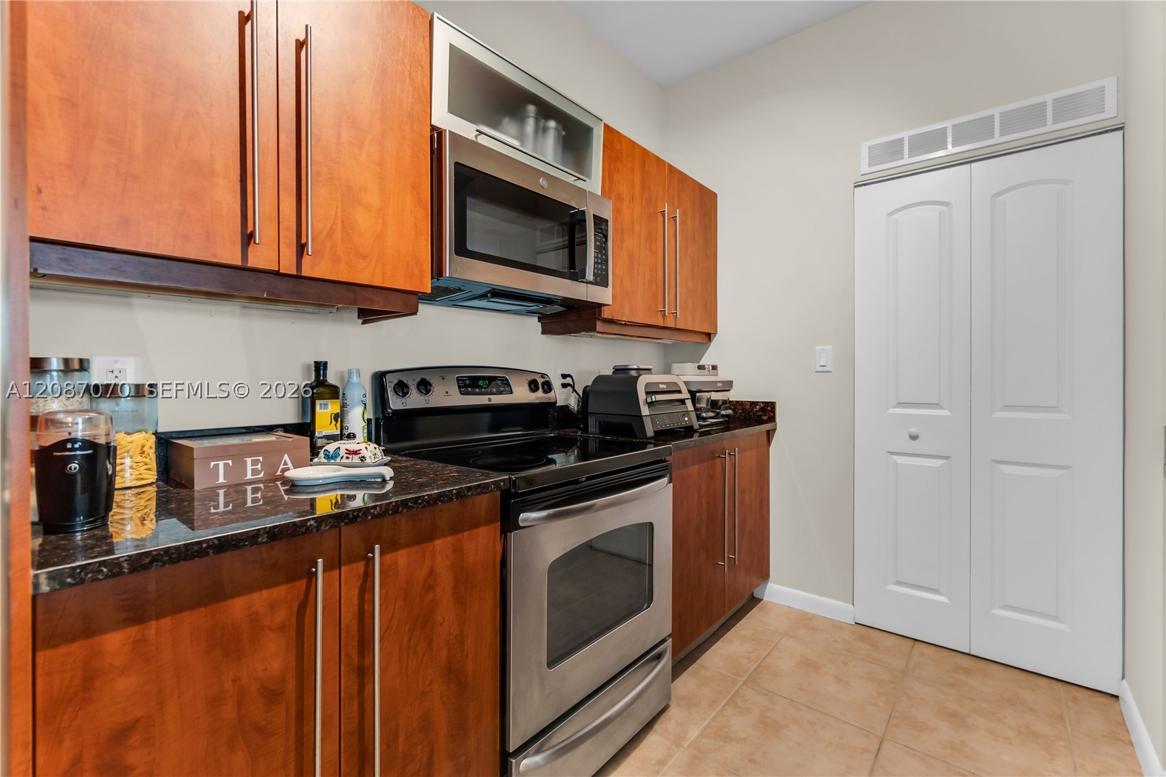 7350 SW 89th St #312S, Miami FL 33156
