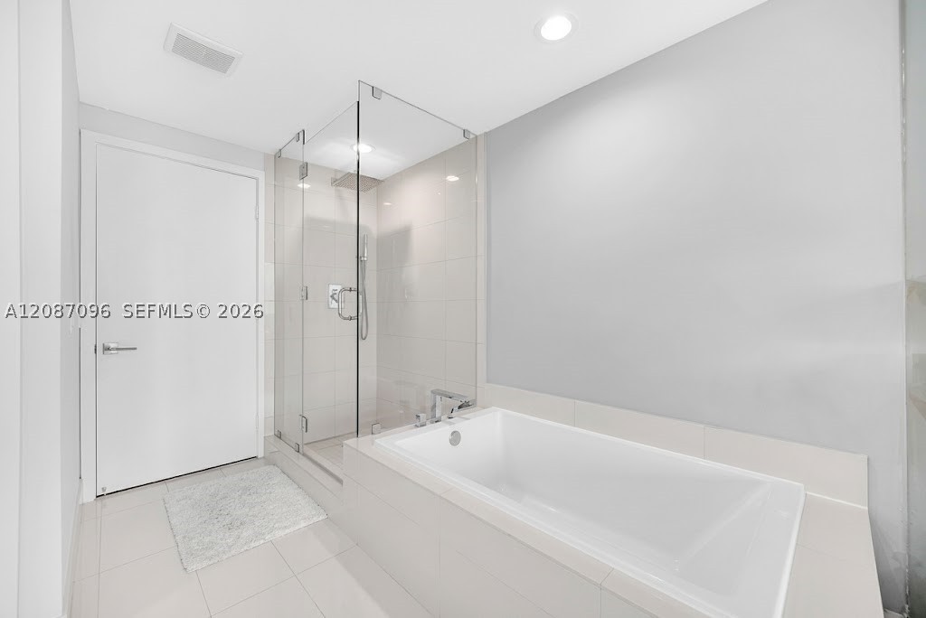 650 NE 32nd St #4705, Miami FL 33137