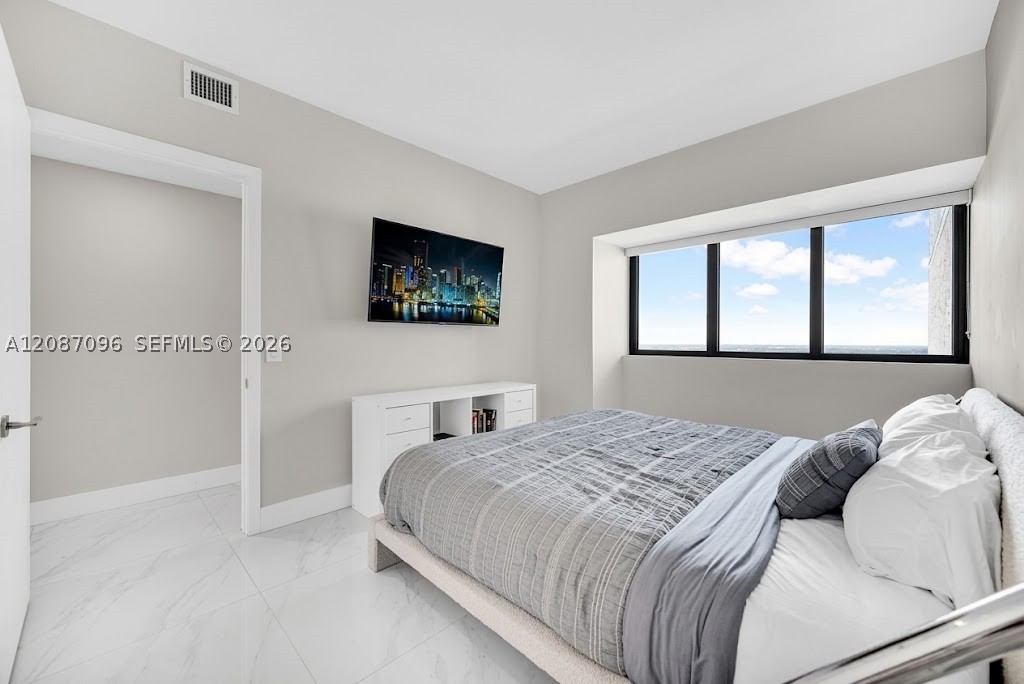650 NE 32nd St #4705, Miami FL 33137