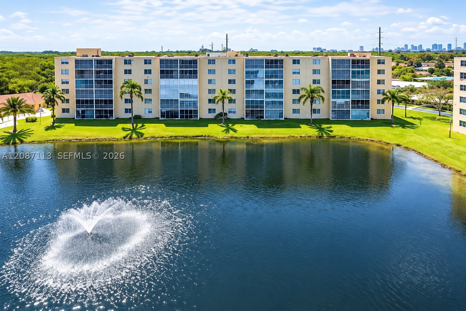 441 SE 3rd St #408, Dania Beach FL 33004