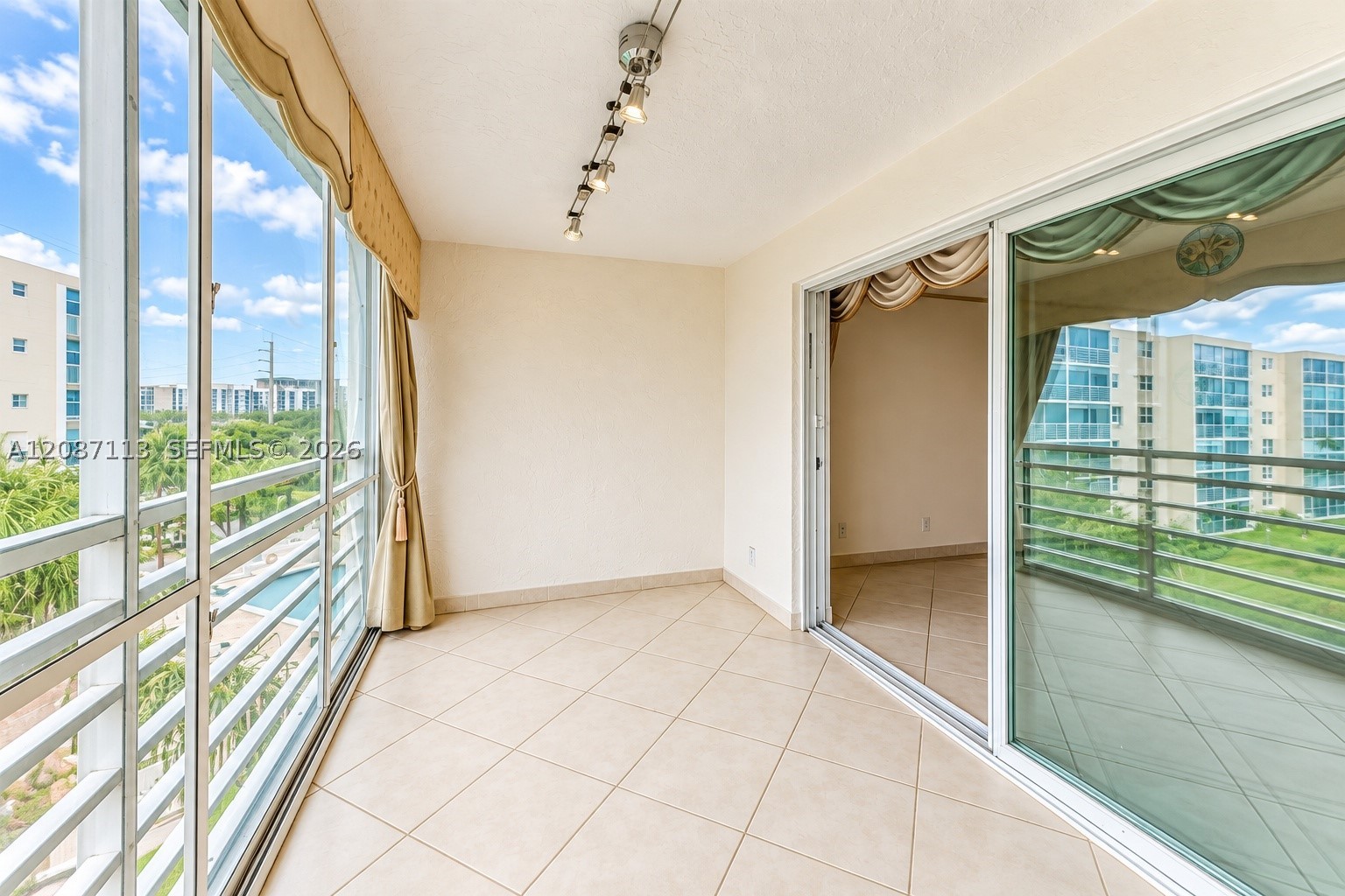 441 SE 3rd St #408, Dania Beach FL 33004