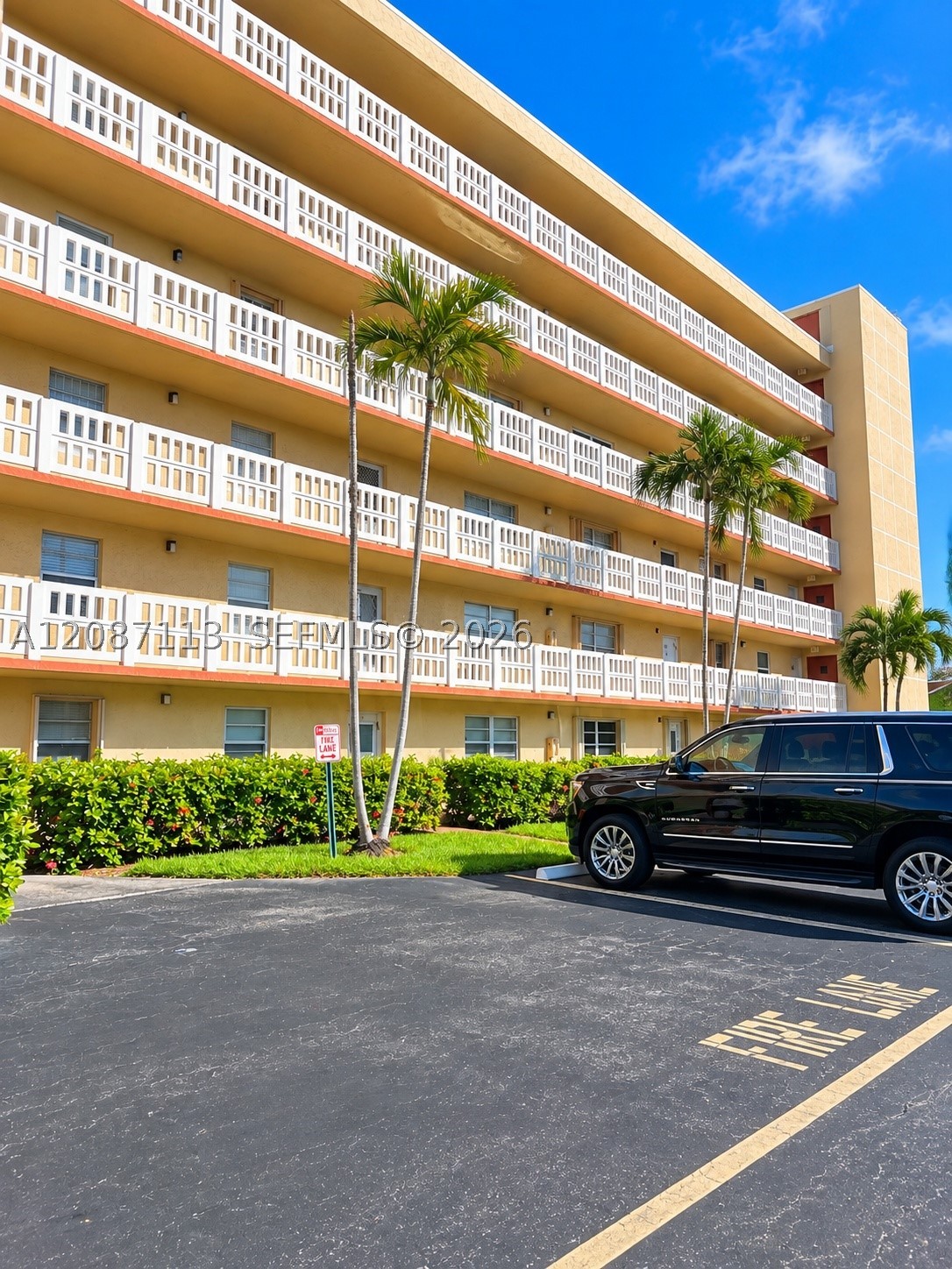 441 SE 3rd St #408, Dania Beach FL 33004