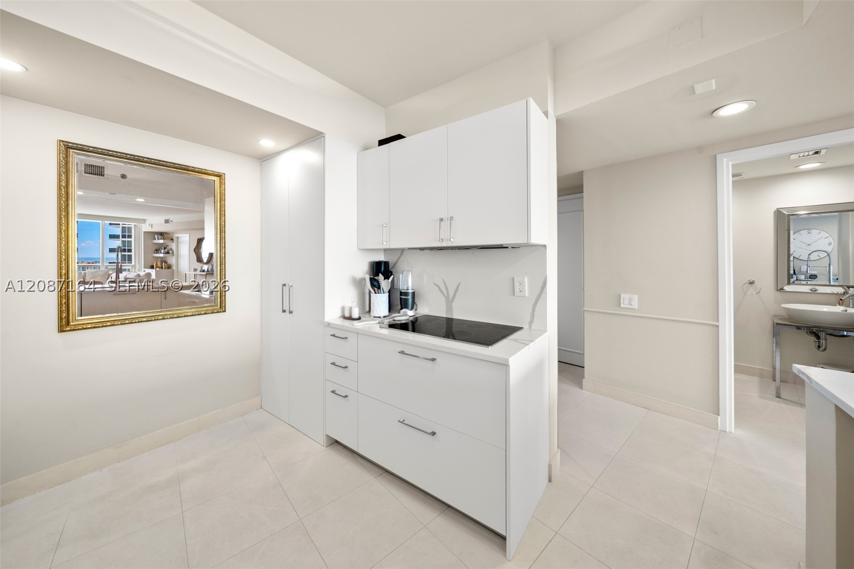 450 Alton Rd #2105, Miami Beach FL 33139