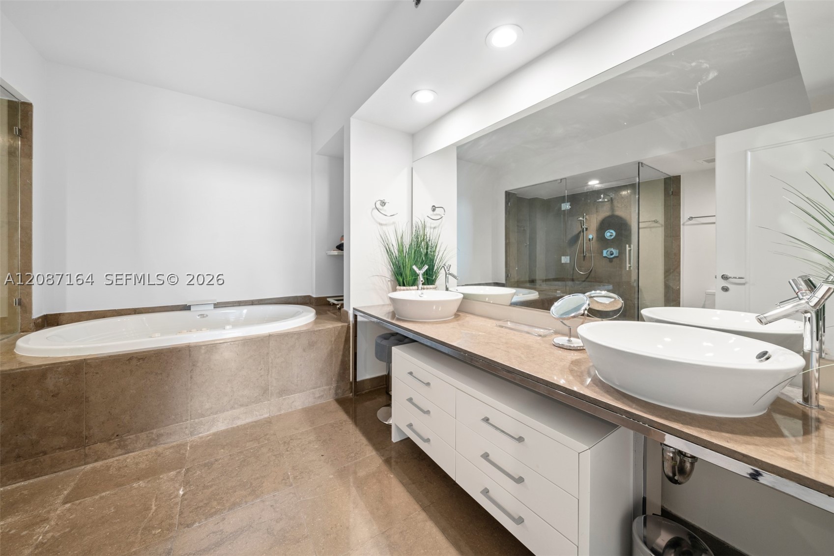450 Alton Rd #2105, Miami Beach FL 33139