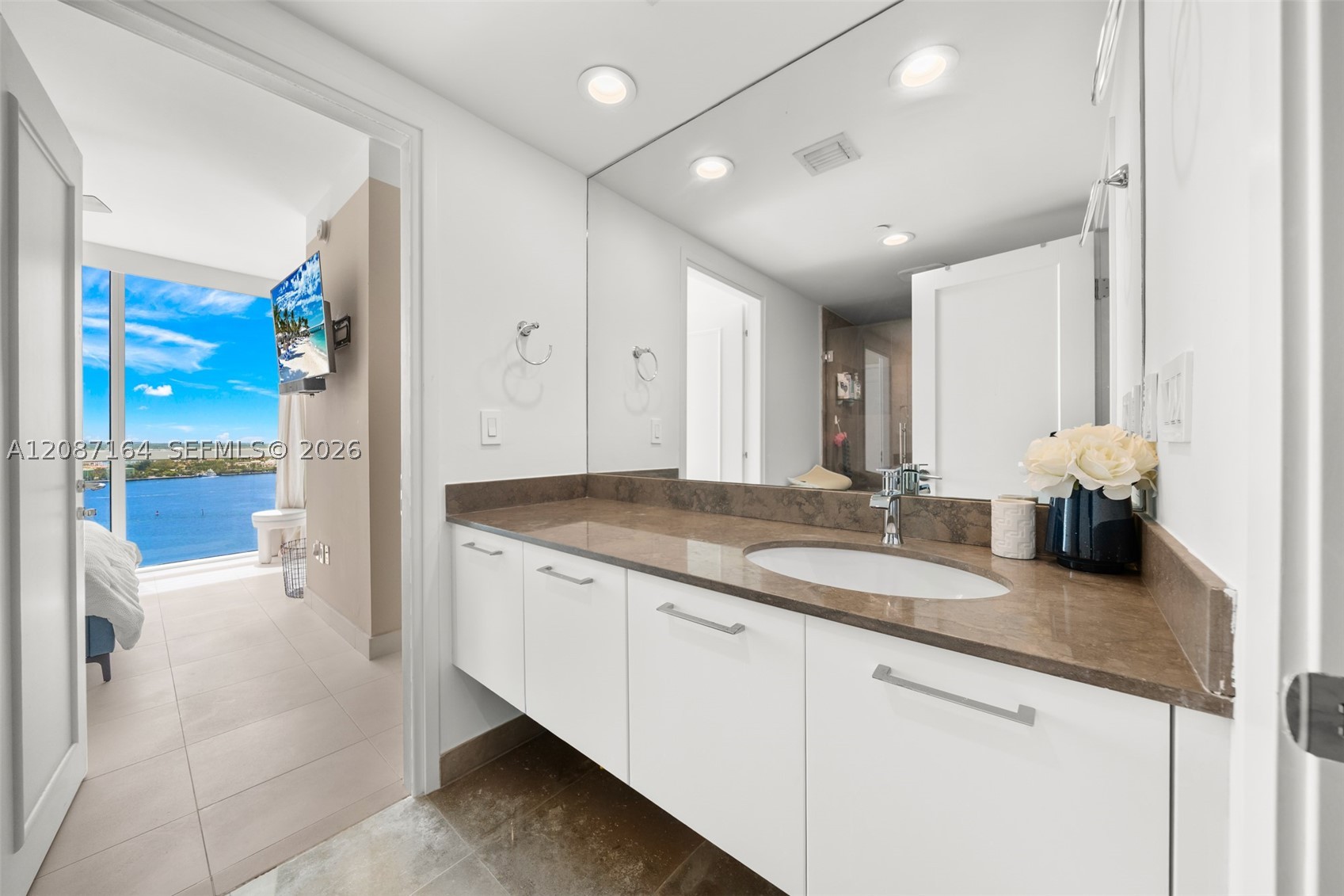 450 Alton Rd #2105, Miami Beach FL 33139