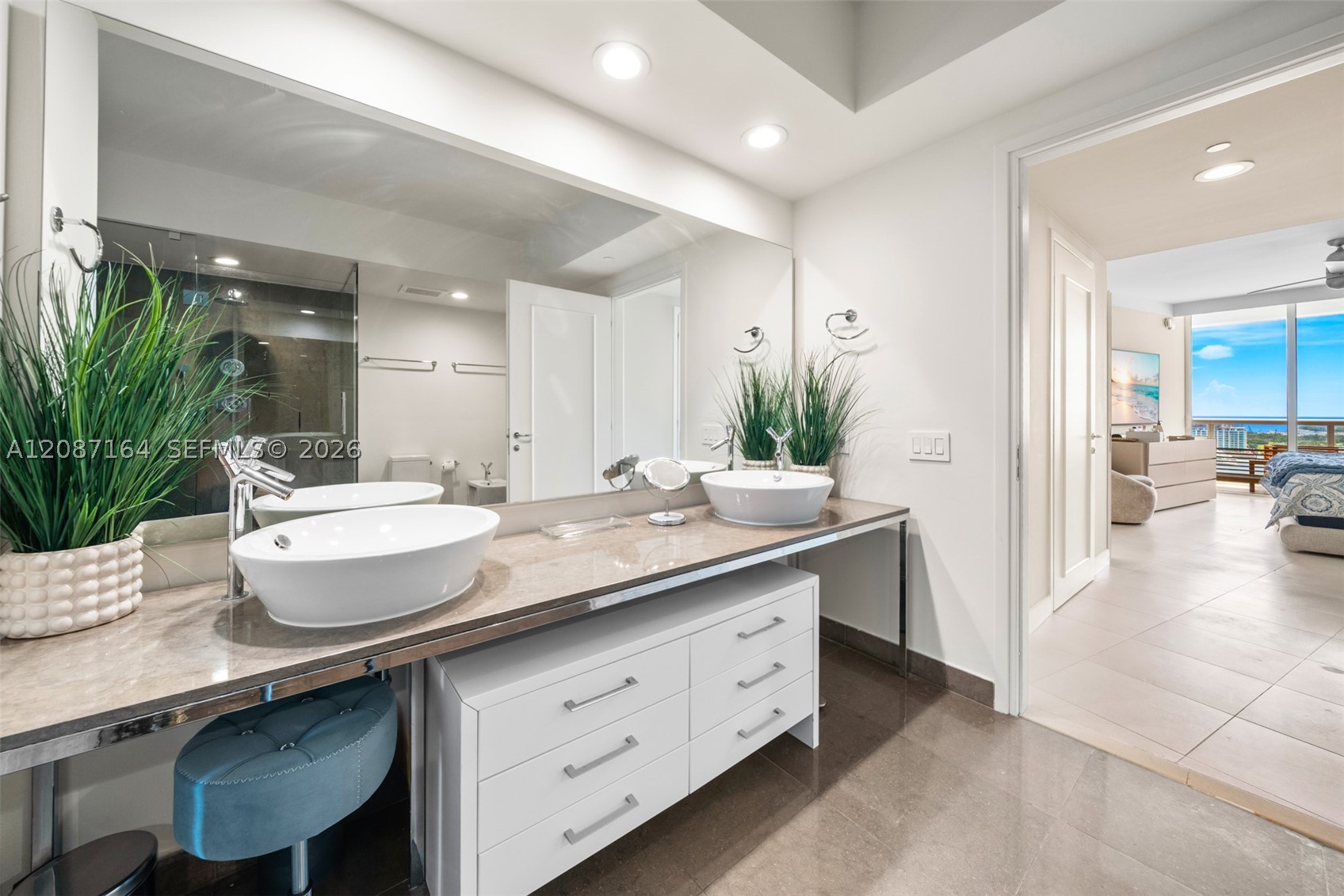 450 Alton Rd #2105, Miami Beach FL 33139