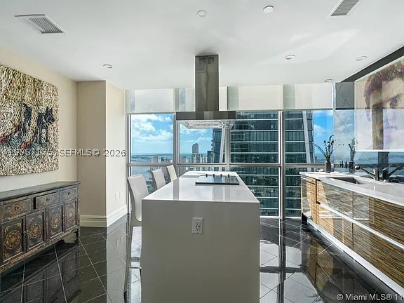 Miami FL 33132 - A12087175