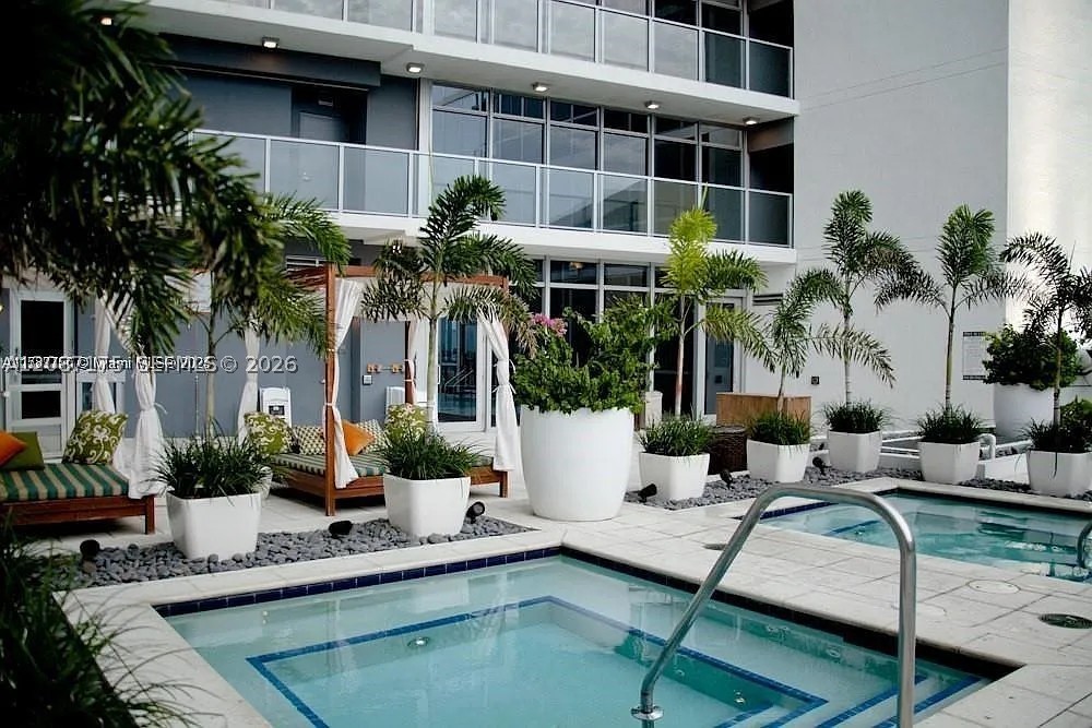 Miami FL 33132 - A12087175