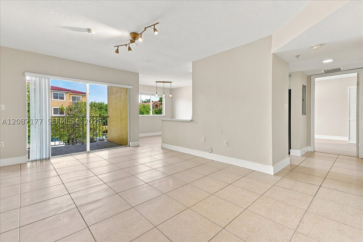21000 SW 87th Ave #204, Cutler Bay FL 33189