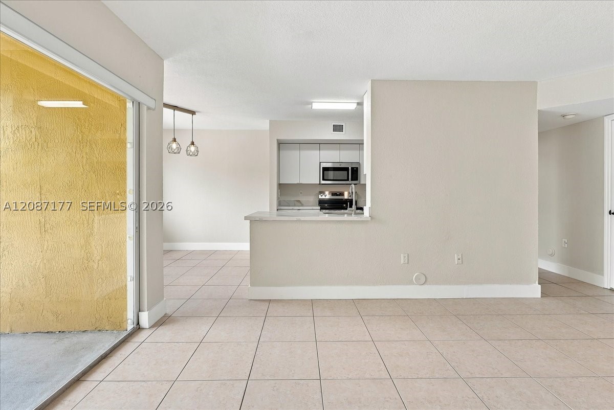 21000 SW 87th Ave #204, Cutler Bay FL 33189
