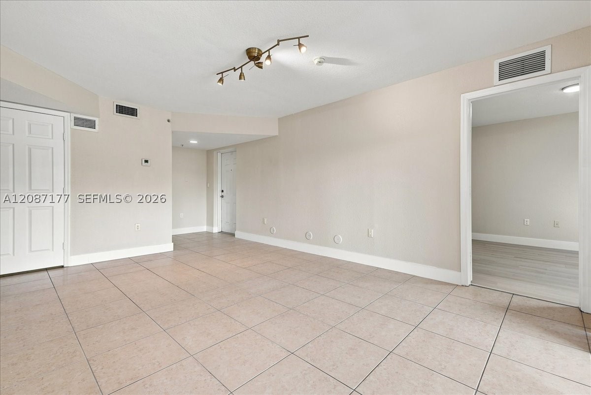 21000 SW 87th Ave #204, Cutler Bay FL 33189