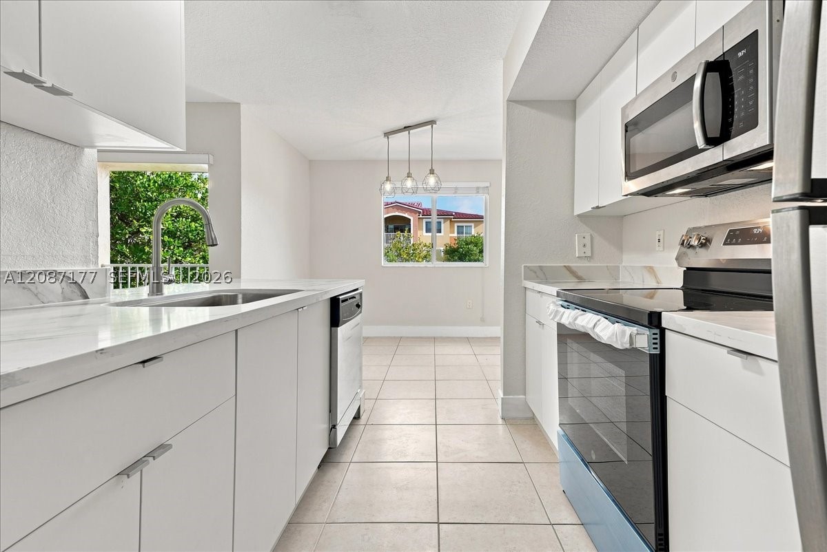 21000 SW 87th Ave #204, Cutler Bay FL 33189