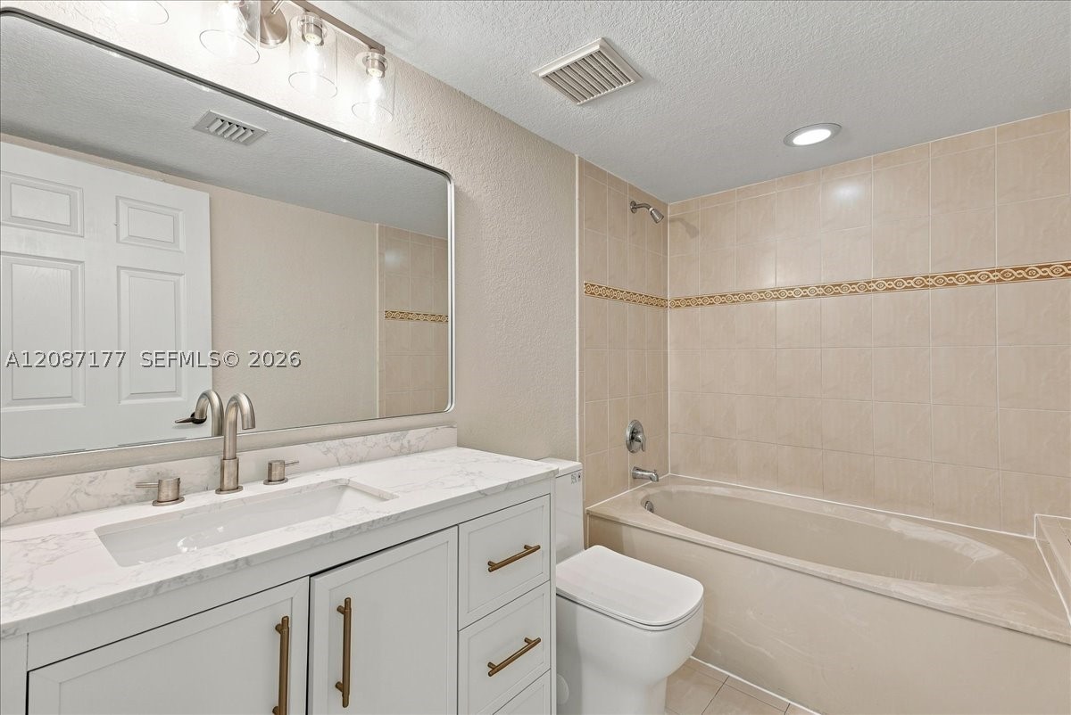 21000 SW 87th Ave #204, Cutler Bay FL 33189