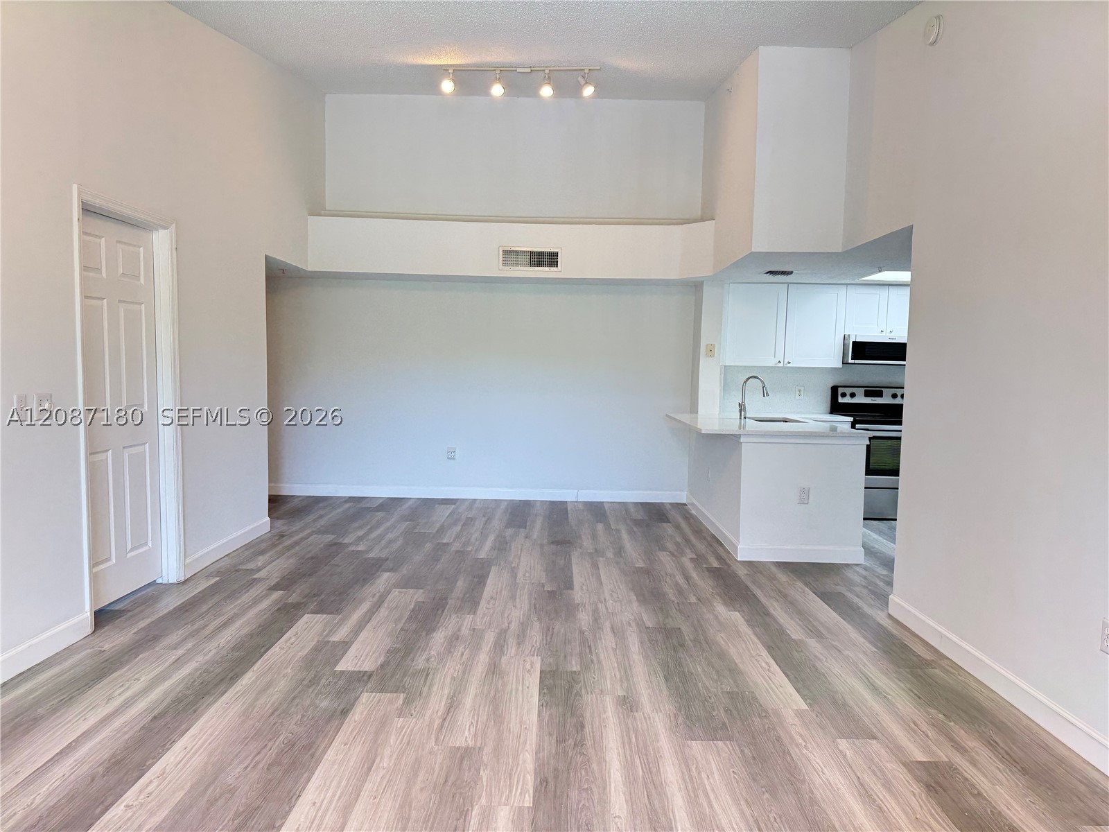 5045 Wiles Rd #303, Coconut Creek FL 33073