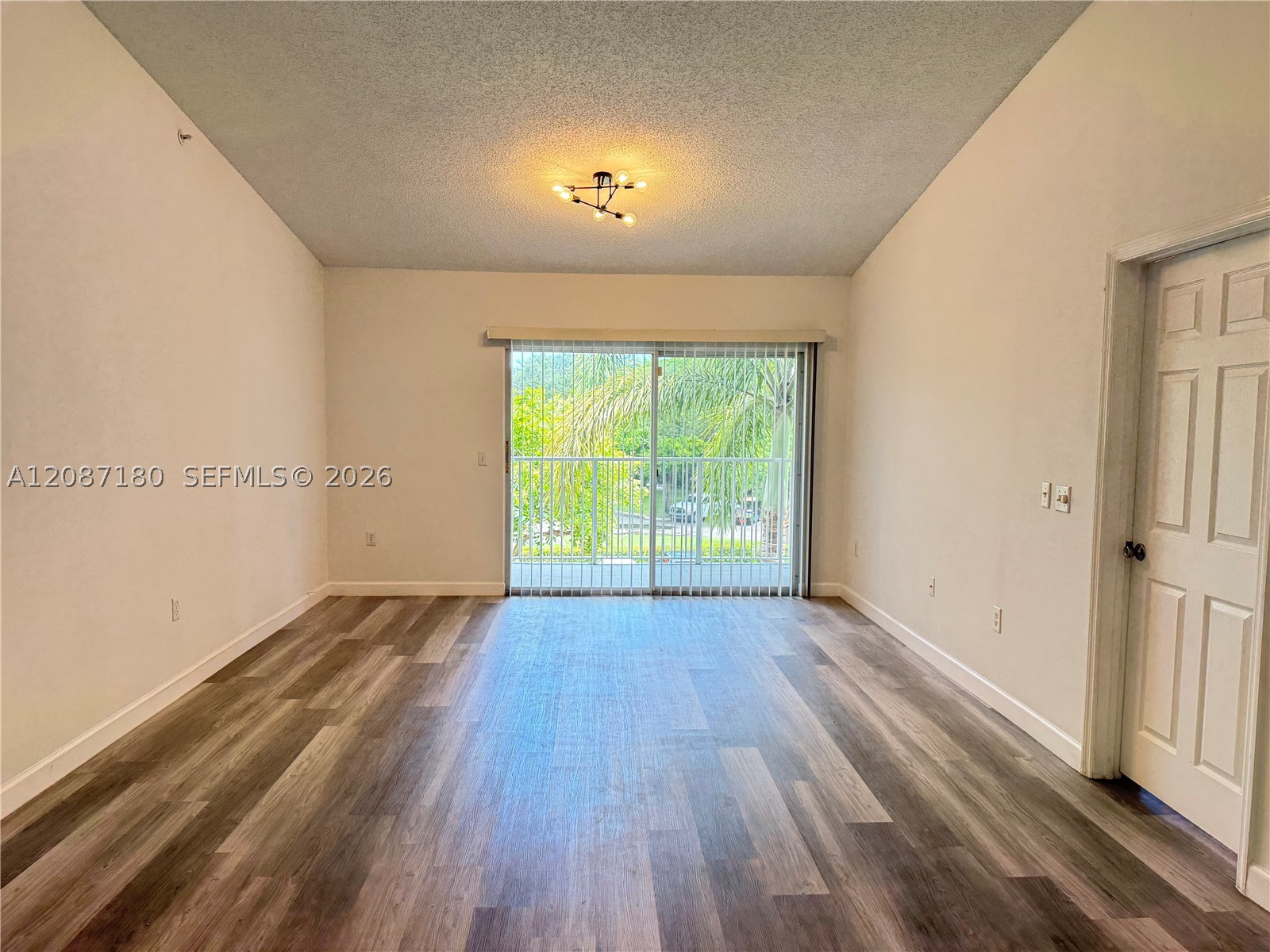 5045 Wiles Rd #303, Coconut Creek FL 33073