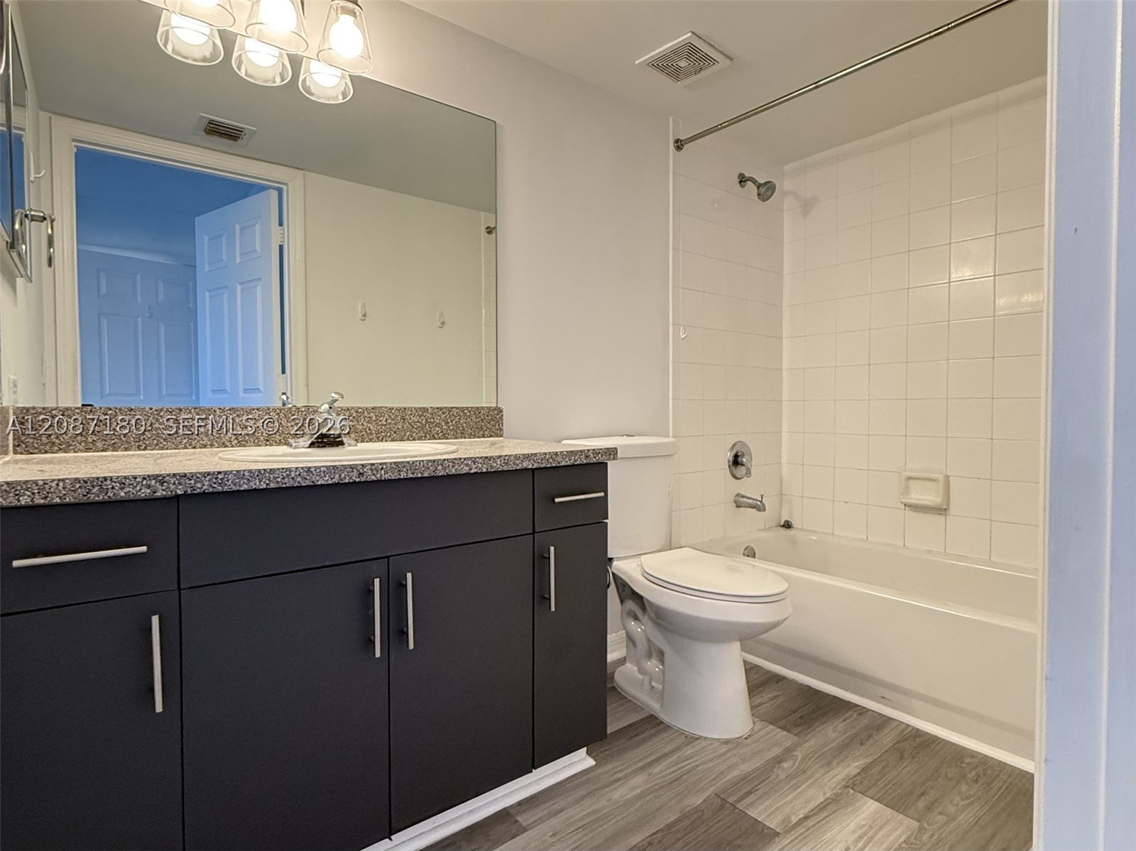 5045 Wiles Rd #303, Coconut Creek FL 33073