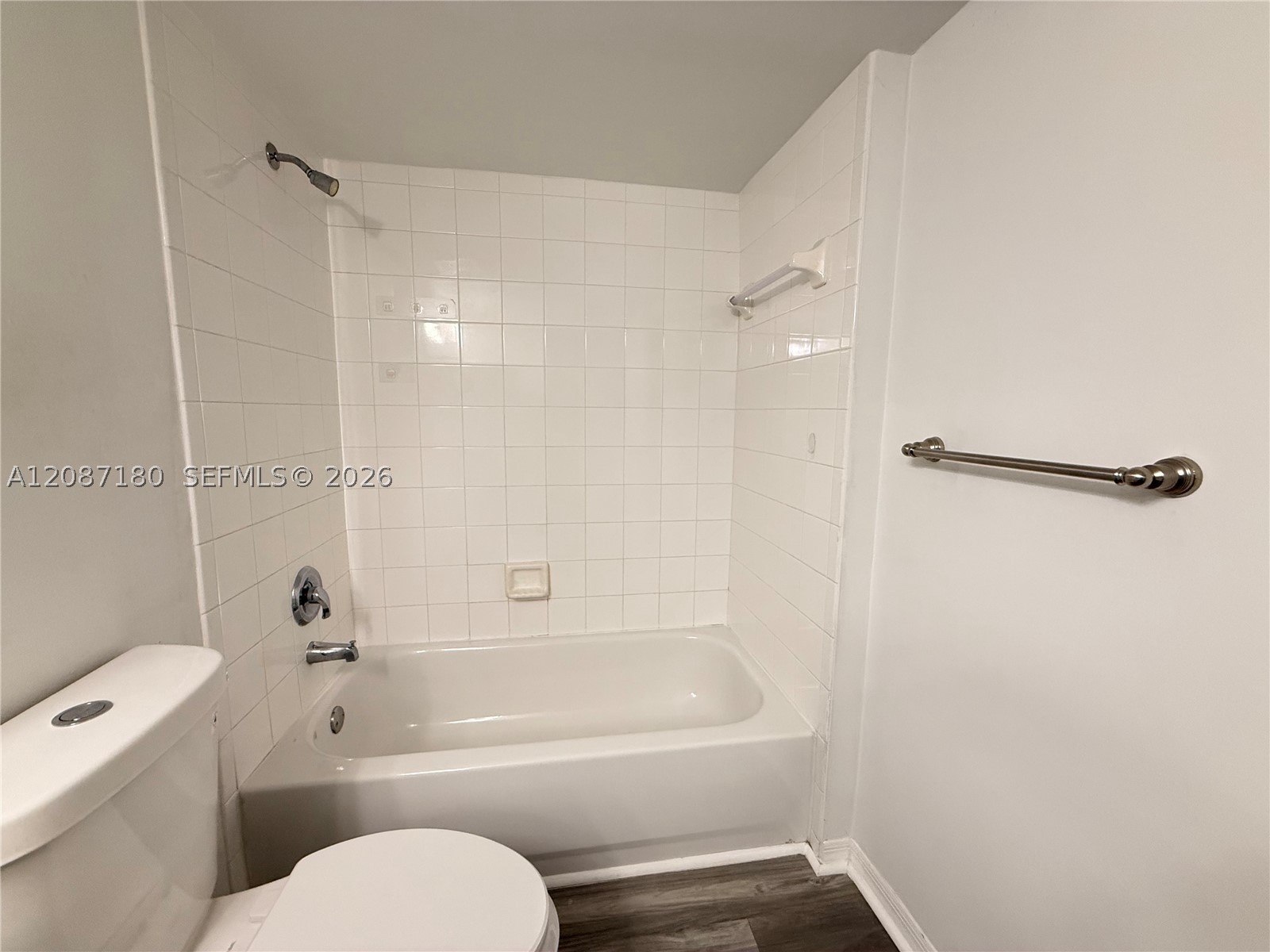 5045 Wiles Rd #303, Coconut Creek FL 33073
