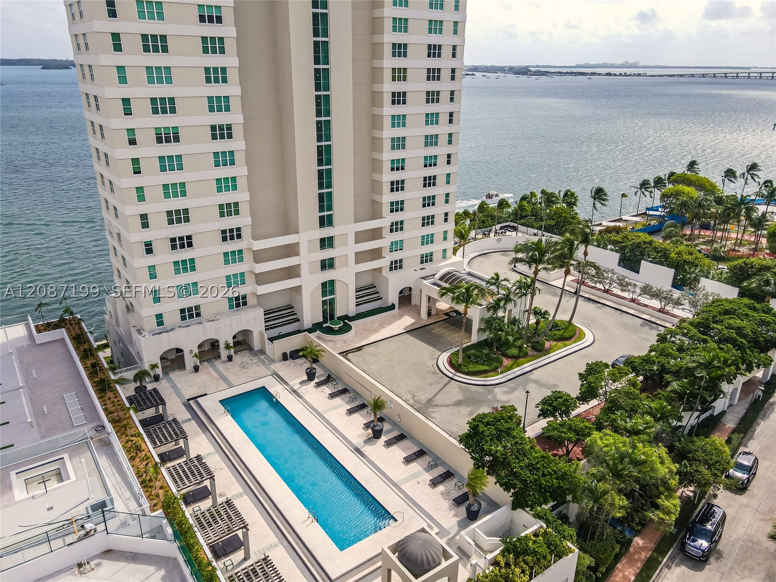 800 Claughton Island Dr #1604, Miami FL 33131