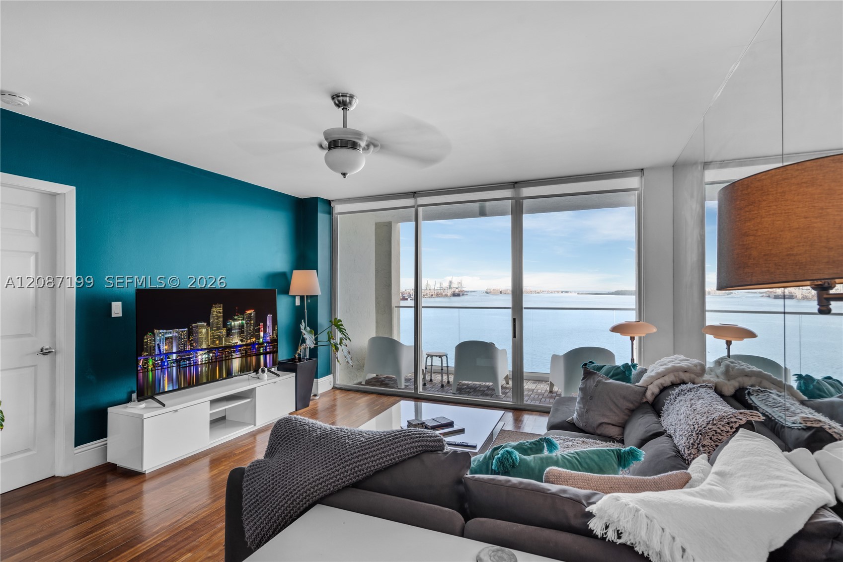 800 Claughton Island Dr #1604, Miami FL 33131
