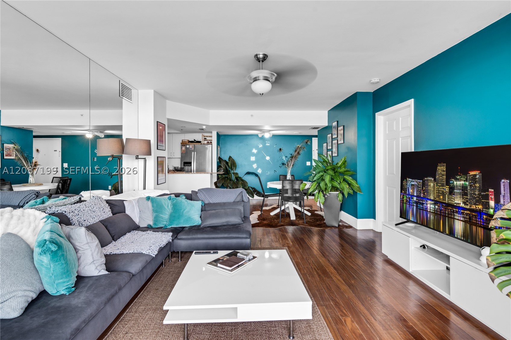 800 Claughton Island Dr #1604, Miami FL 33131