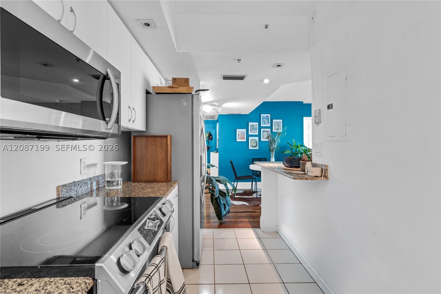 800 Claughton Island Dr #1604, Miami FL 33131