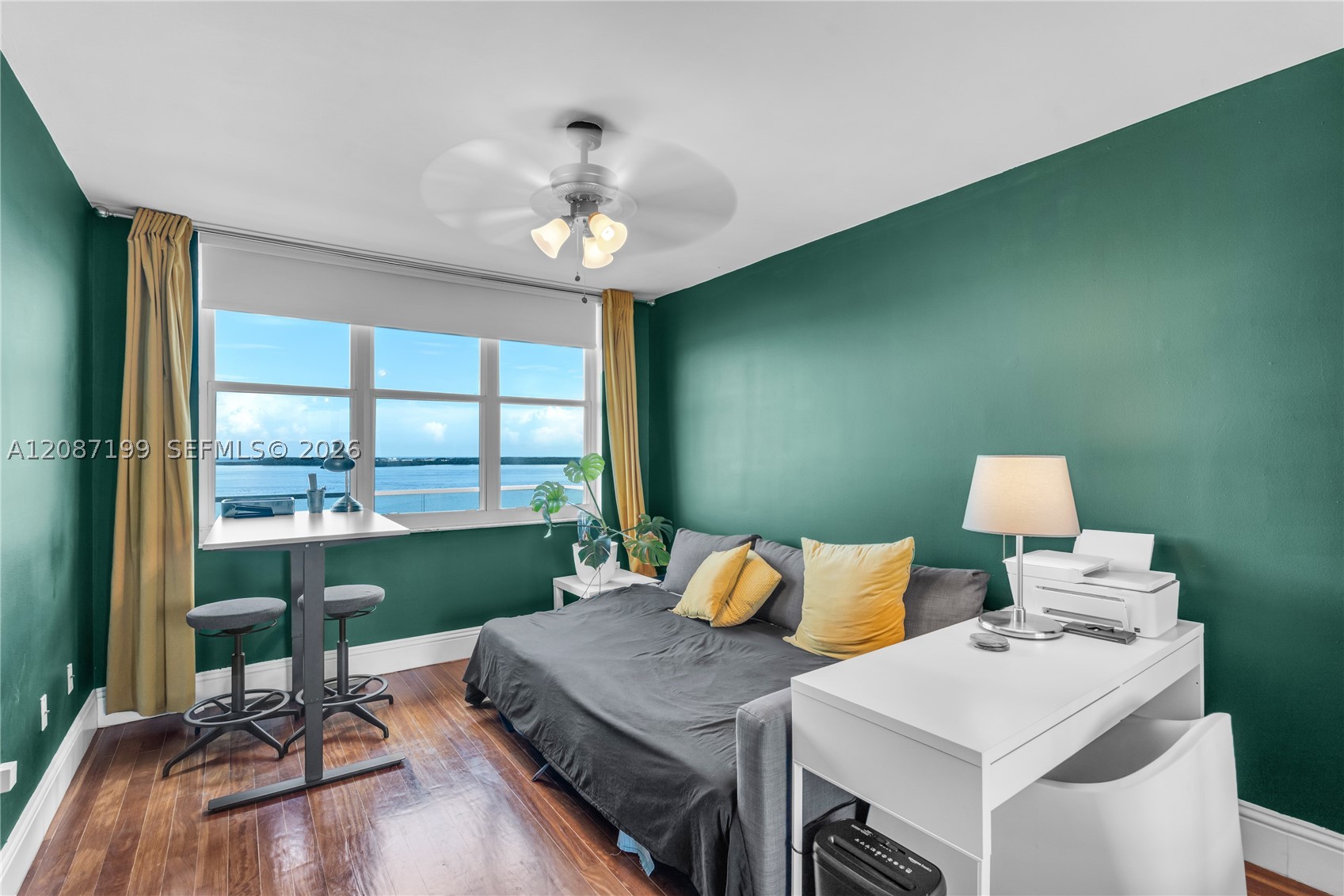 800 Claughton Island Dr #1604, Miami FL 33131