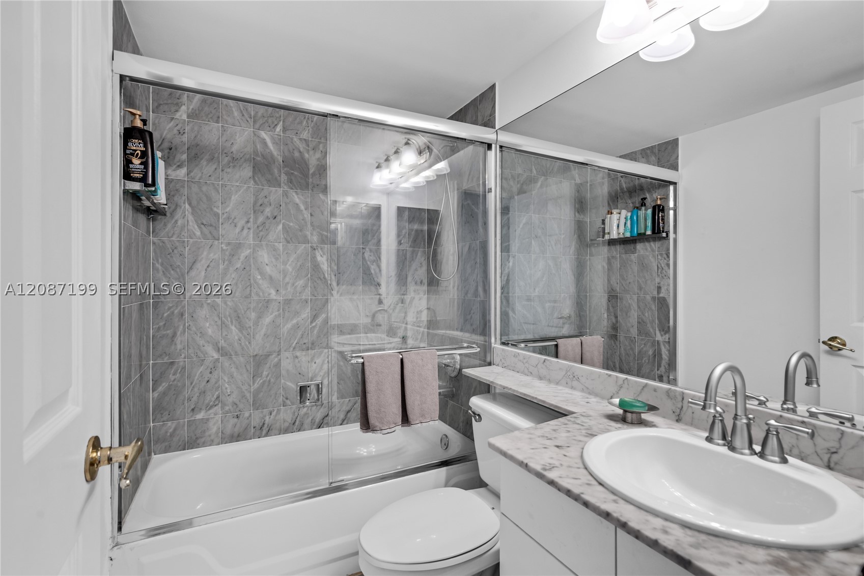 800 Claughton Island Dr #1604, Miami FL 33131
