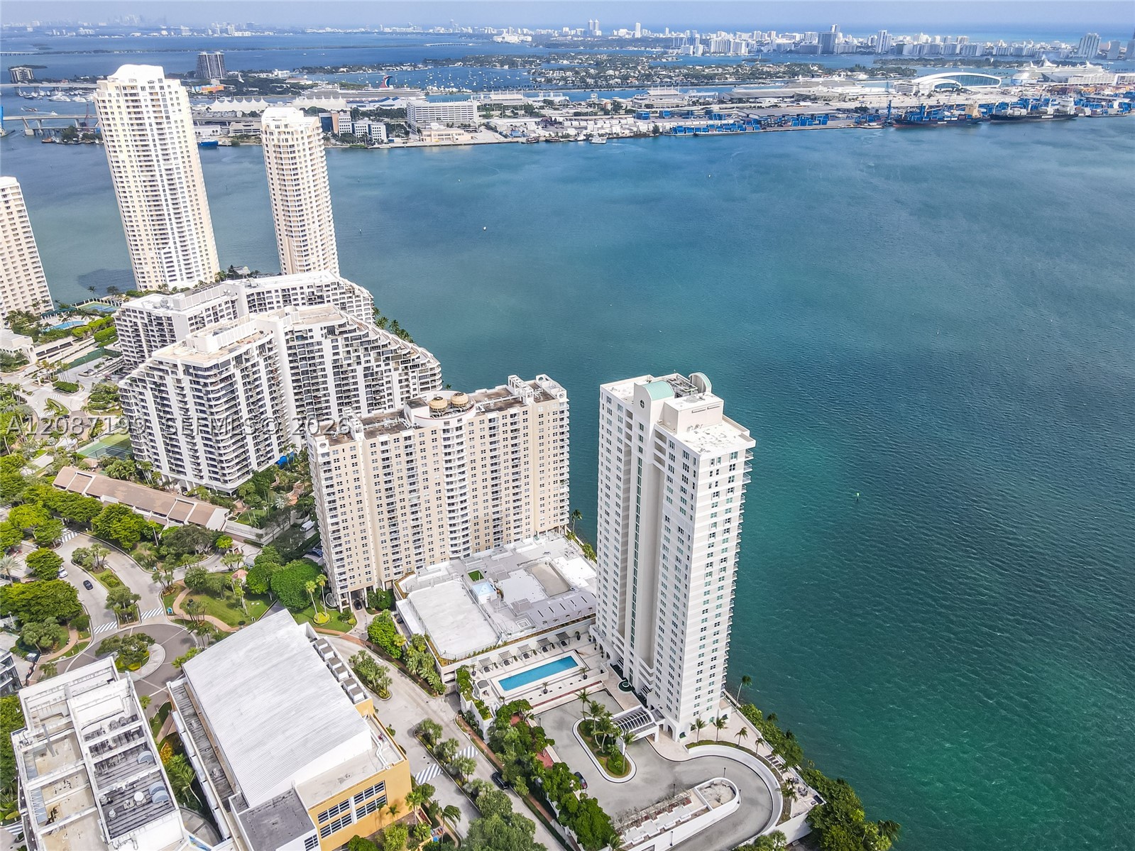 800 Claughton Island Dr #1604, Miami FL 33131