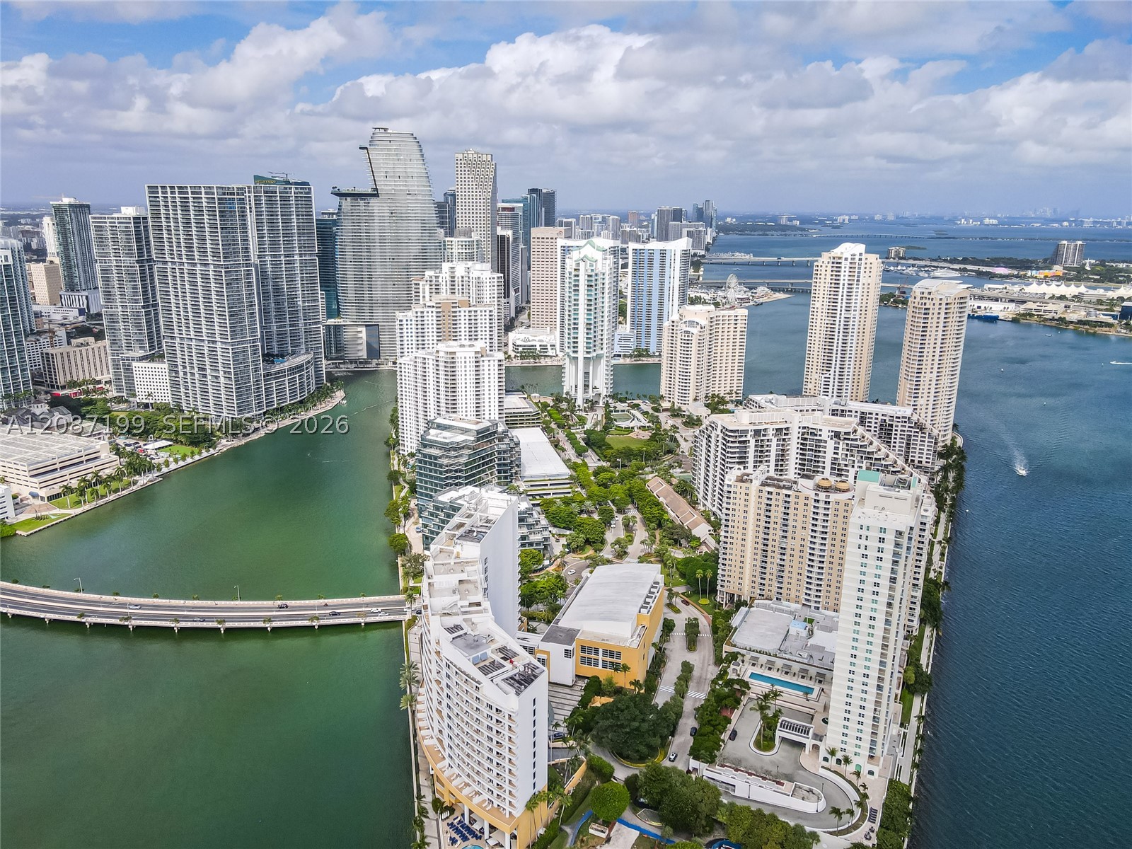 800 Claughton Island Dr #1604, Miami FL 33131