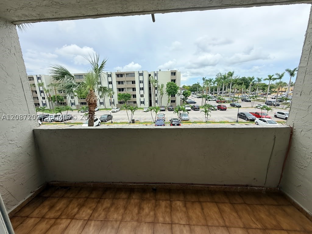 10000 NW 80th Ct #2361, Hialeah Gardens FL 33016
