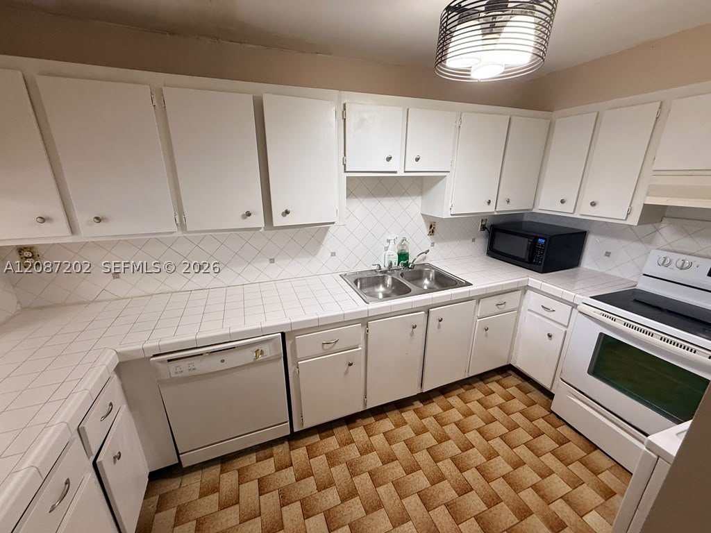 10000 NW 80th Ct #2361, Hialeah Gardens FL 33016