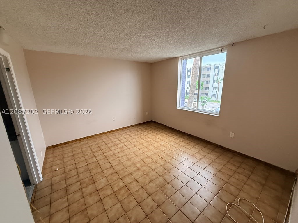 10000 NW 80th Ct #2361, Hialeah Gardens FL 33016