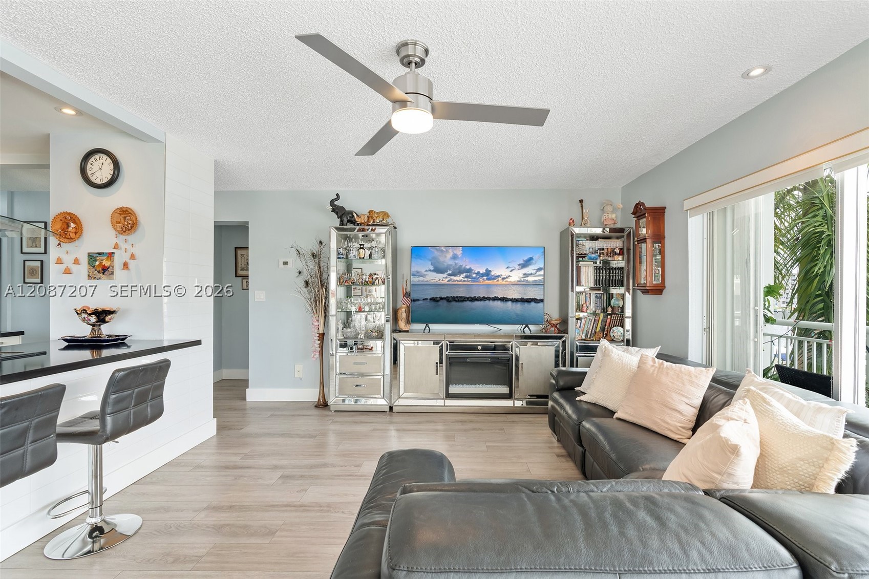 126 Golden Isles Dr #34A, Hallandale Beach FL 33009
