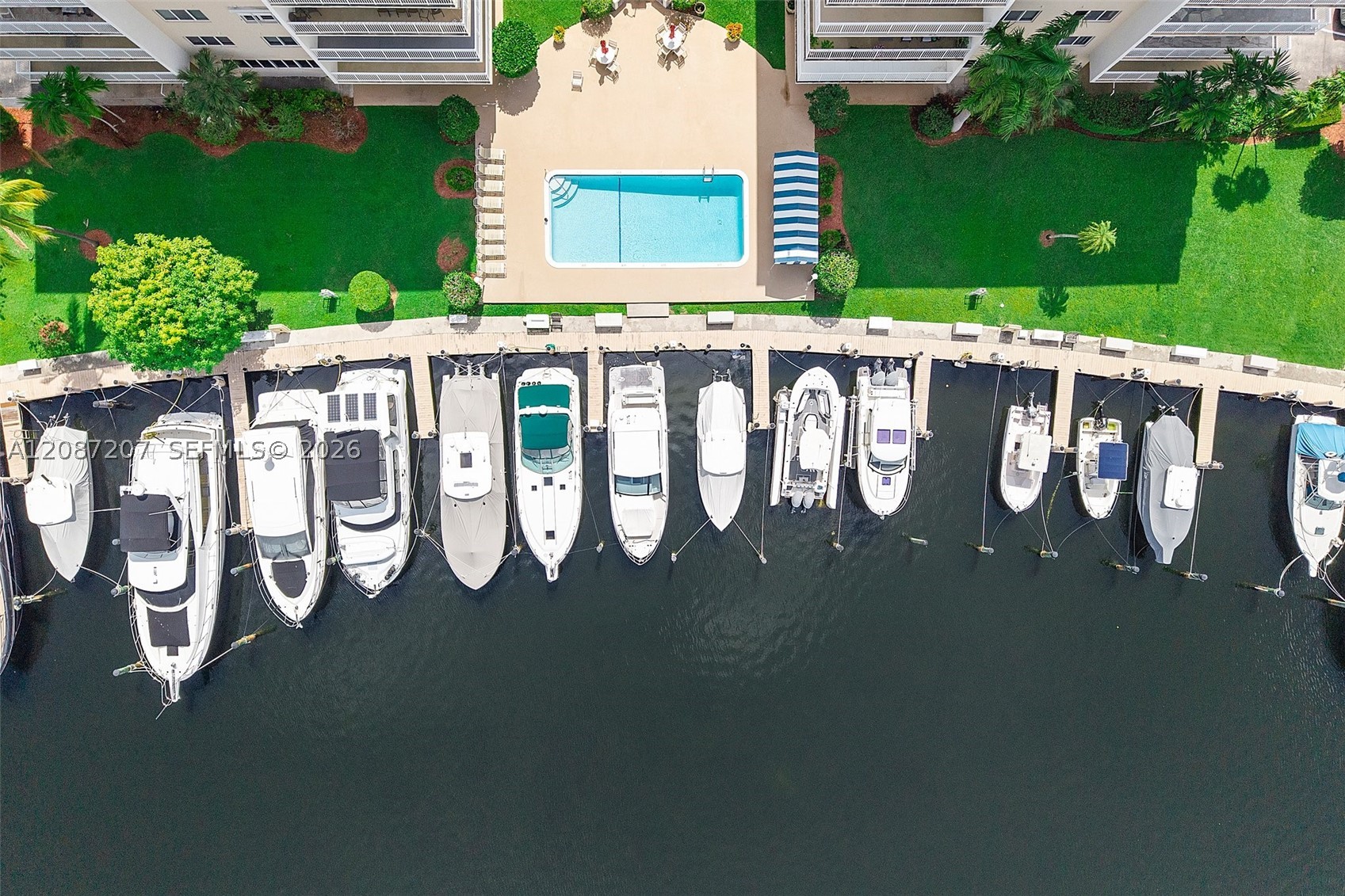 126 Golden Isles Dr #34A, Hallandale Beach FL 33009