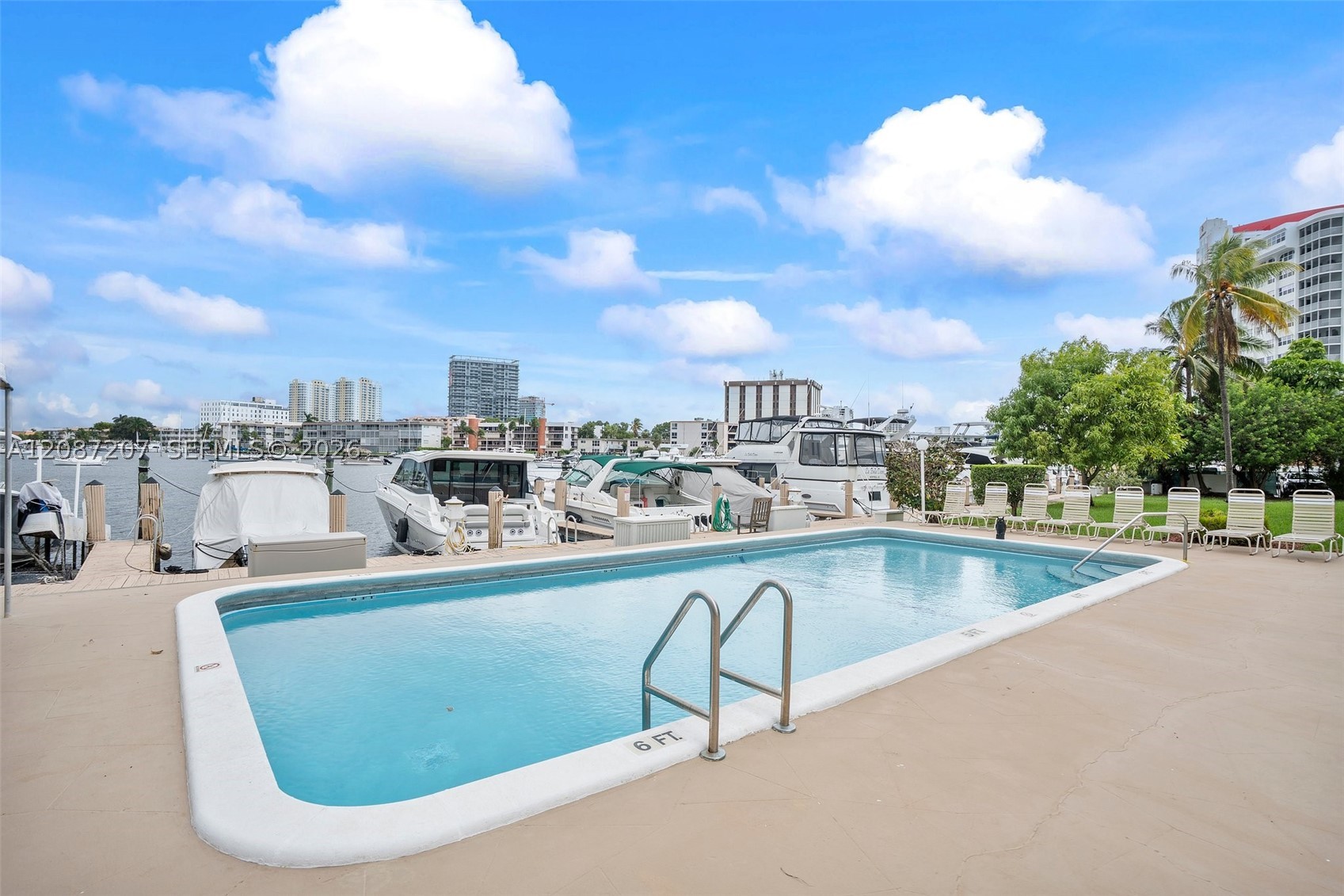 126 Golden Isles Dr #34A, Hallandale Beach FL 33009