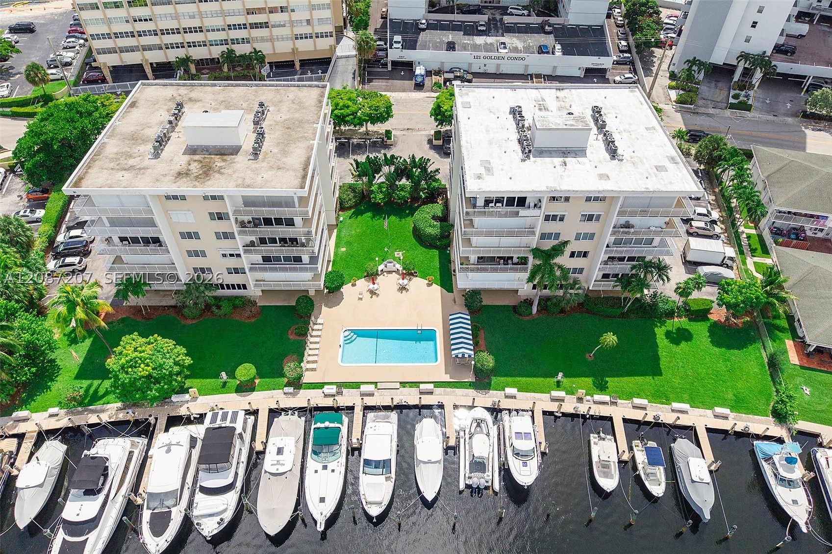 126 Golden Isles Dr #34A, Hallandale Beach FL 33009