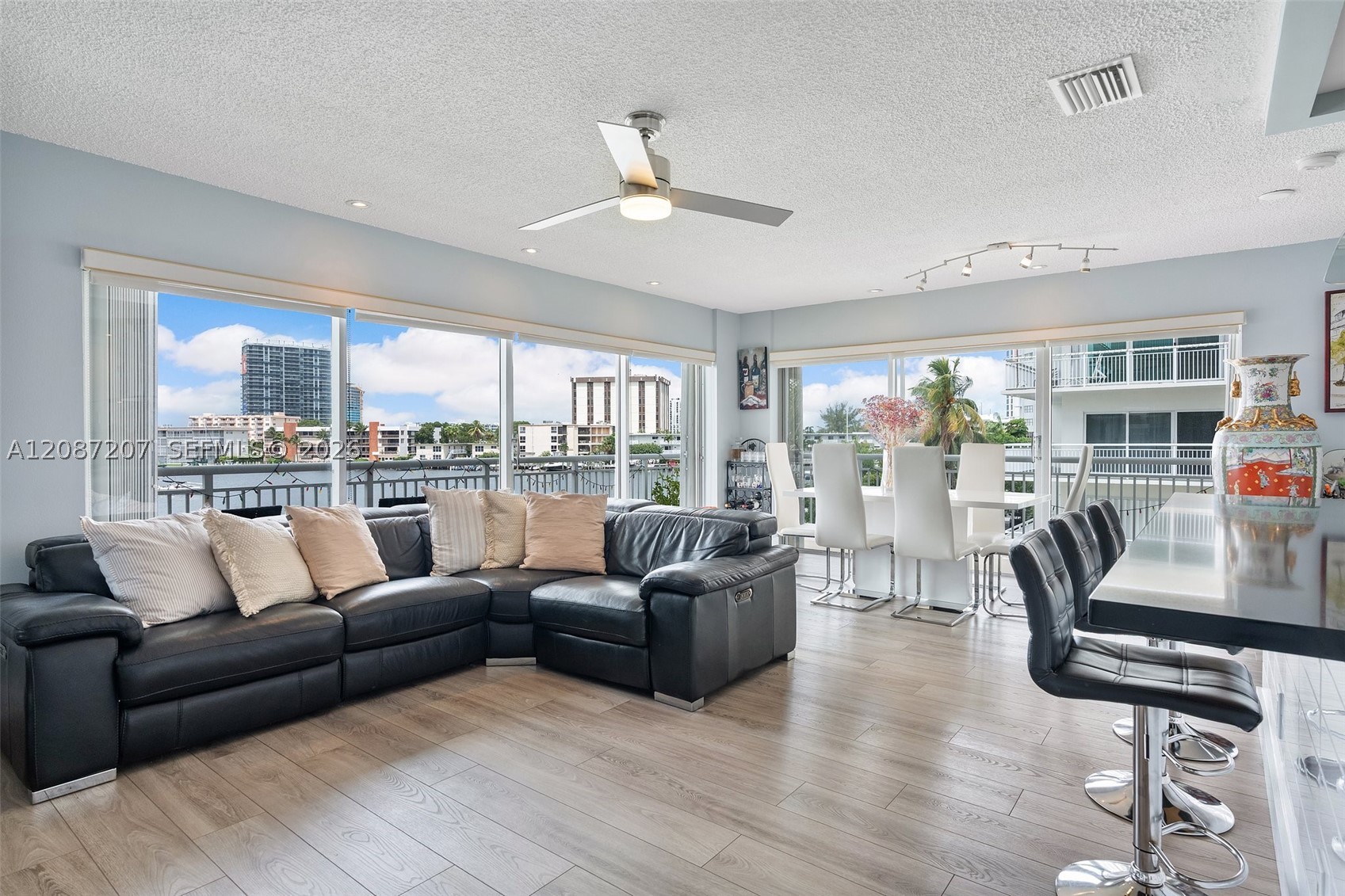 126 Golden Isles Dr #34A, Hallandale Beach FL 33009