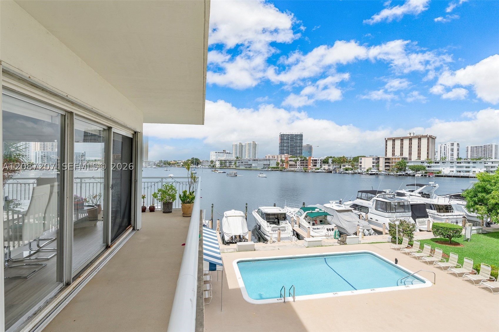 126 Golden Isles Dr #34A, Hallandale Beach FL 33009