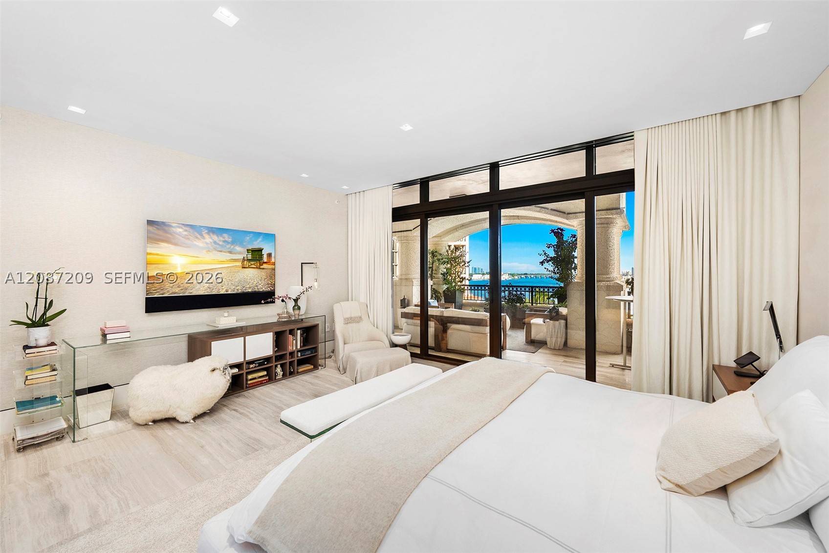 7052 Fisher Island Dr #7052, Miami Beach FL 33109