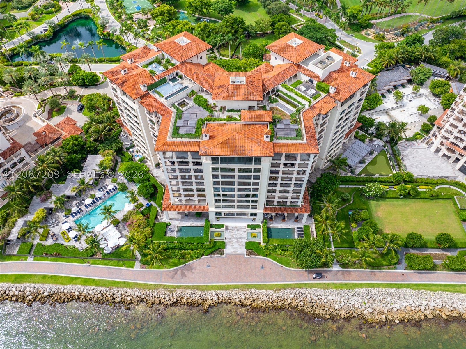 7052 Fisher Island Dr #7052, Miami Beach FL 33109