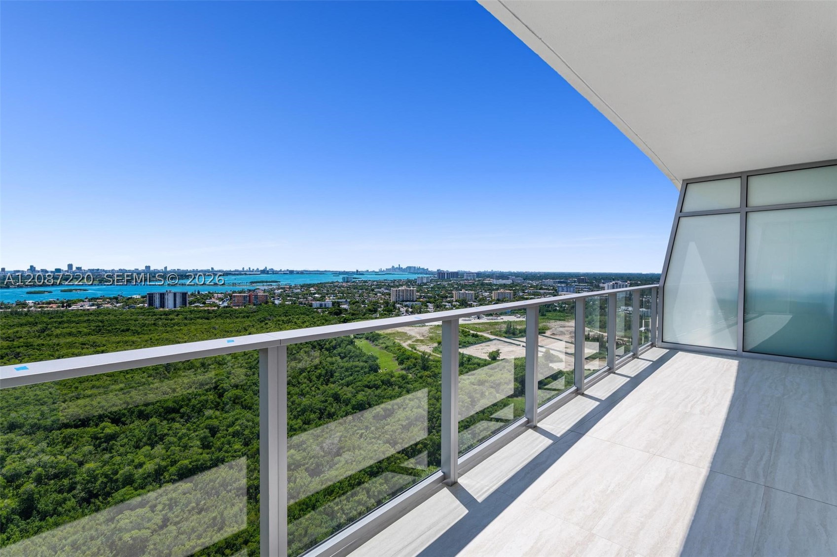 2411 Laguna #2704, North Miami FL 33181