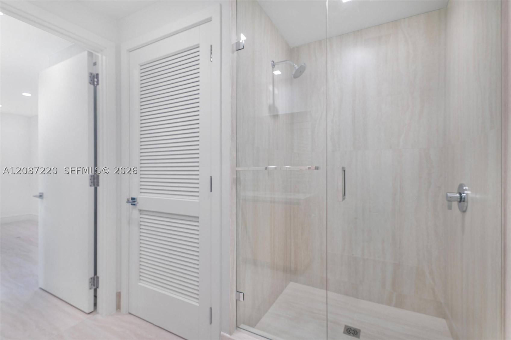 2411 Laguna #2704, North Miami FL 33181