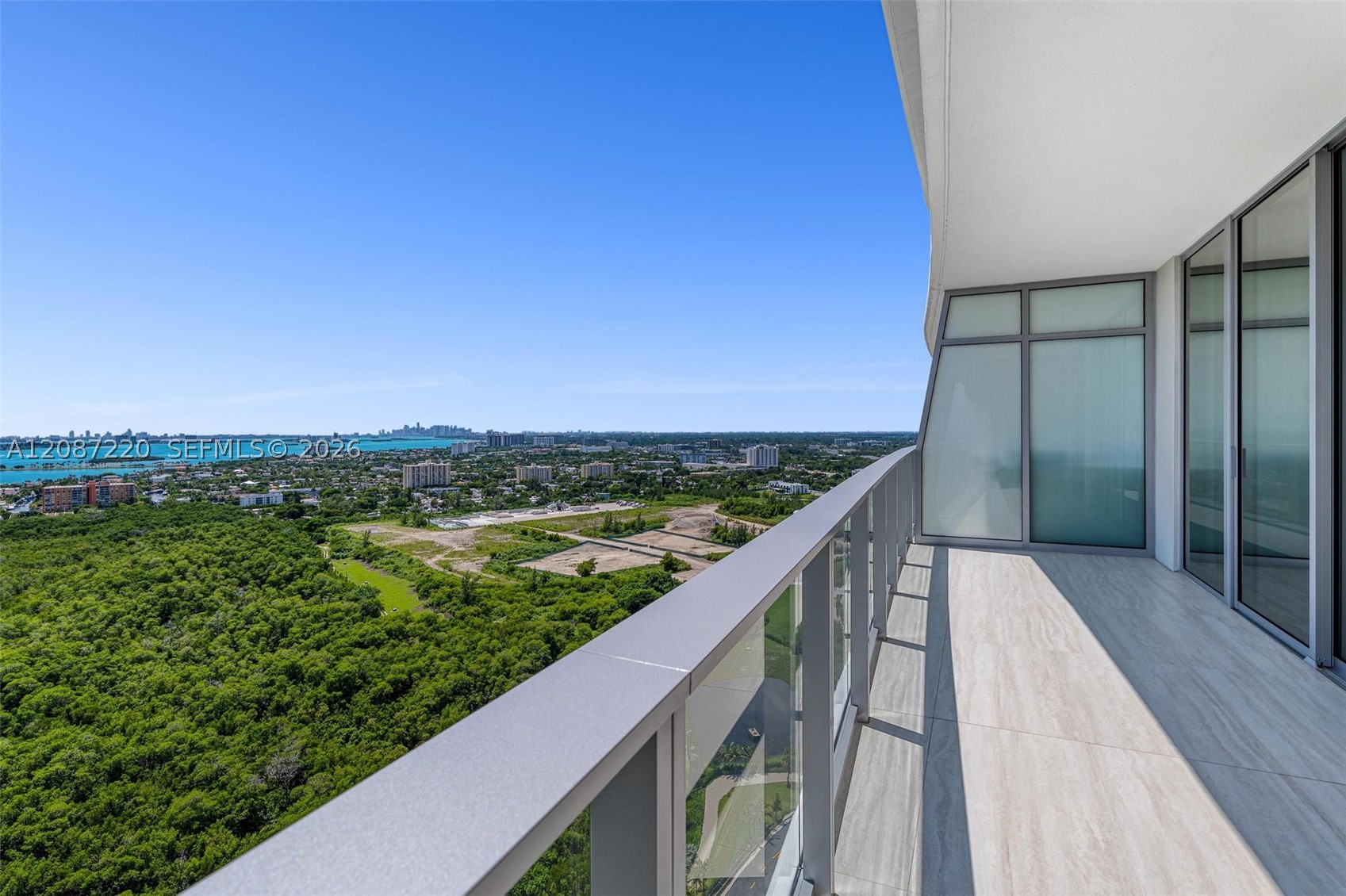 2411 Laguna #2704, North Miami FL 33181